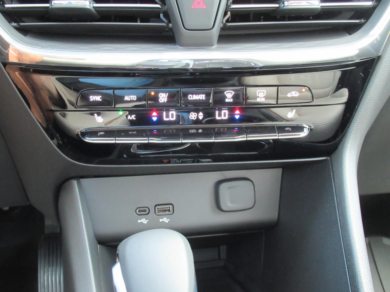 New 2026 Buick Encore GX Avenir w/ Avenir Technology Package FWD image 30