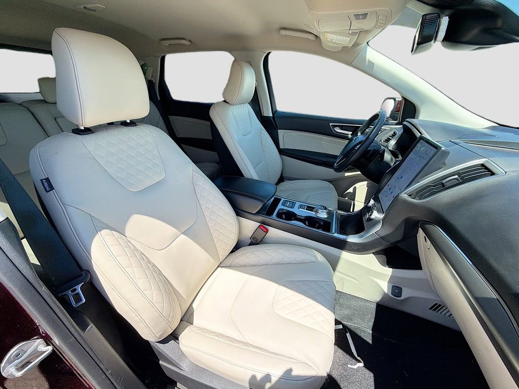 Used 2023 Ford Edge Titanium w/ Equipment Group 301A AWD/4WD image 29