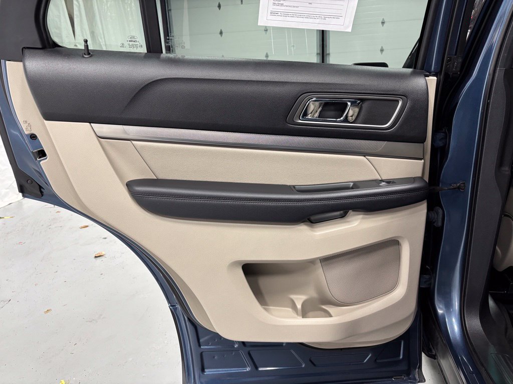 Used 2018 Ford Explorer XLT w/ Equipment Group 202A AWD/4WD image 38