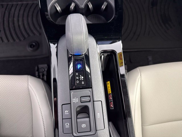 Used 2025 Toyota Prius XLE AWD/4WD image 21