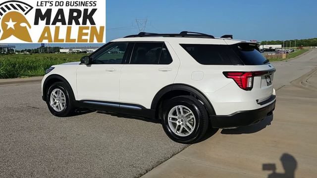 Used 2025 Ford Explorer Active AWD/4WD image 6