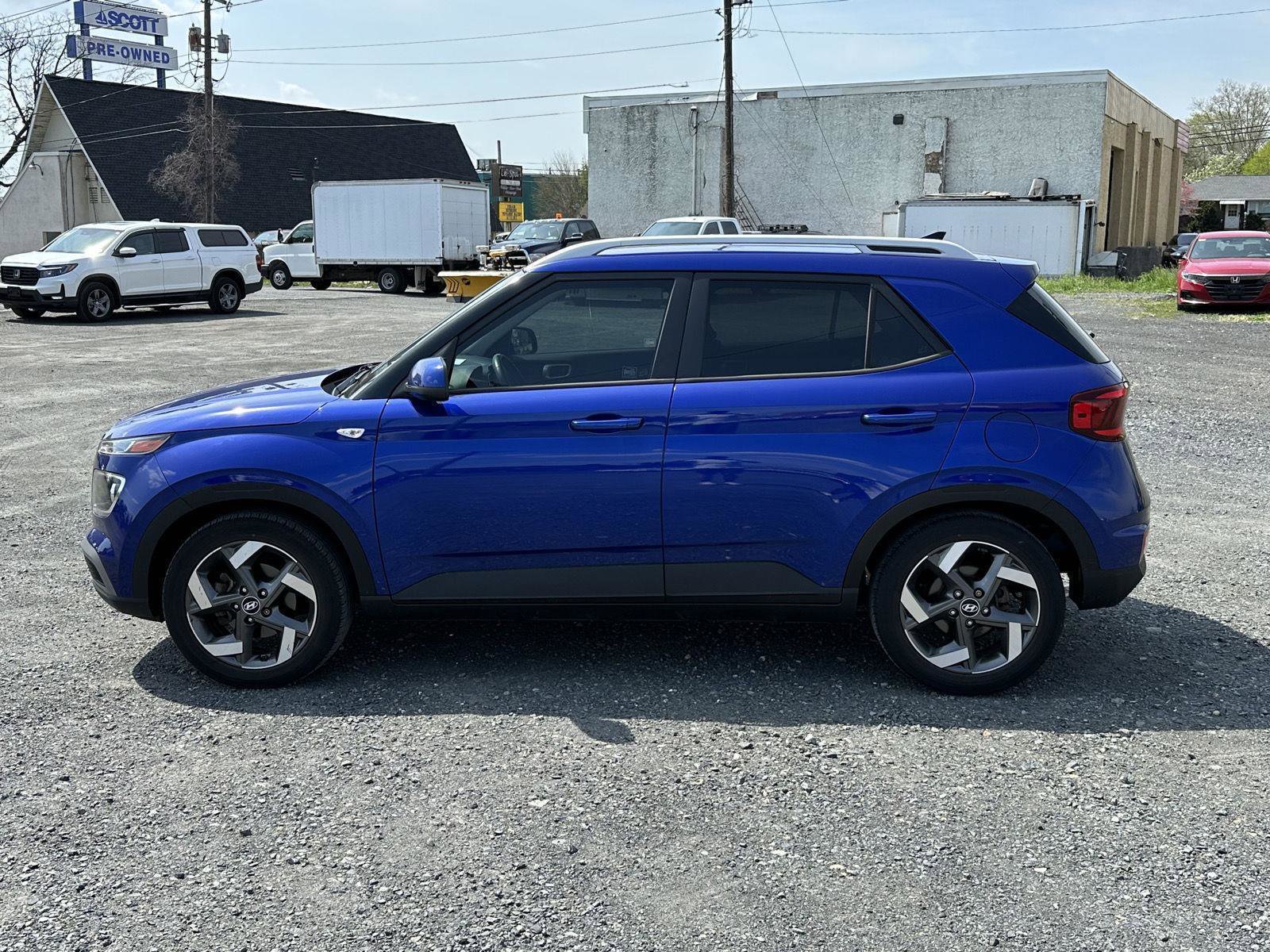 Certified 2021 Hyundai Venue SEL image 5