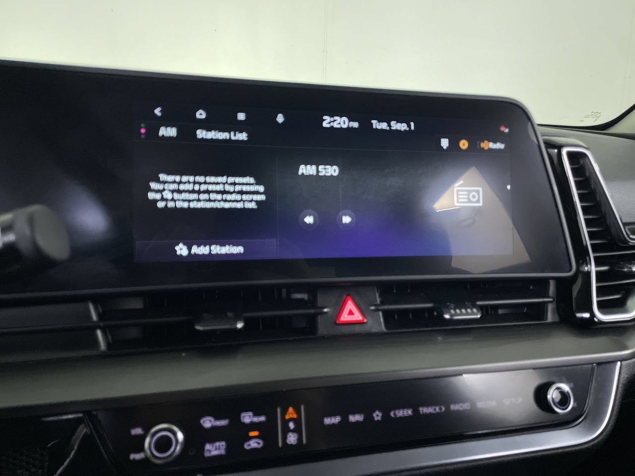 Used 2023 Kia Sportage EX AWD/4WD image 14