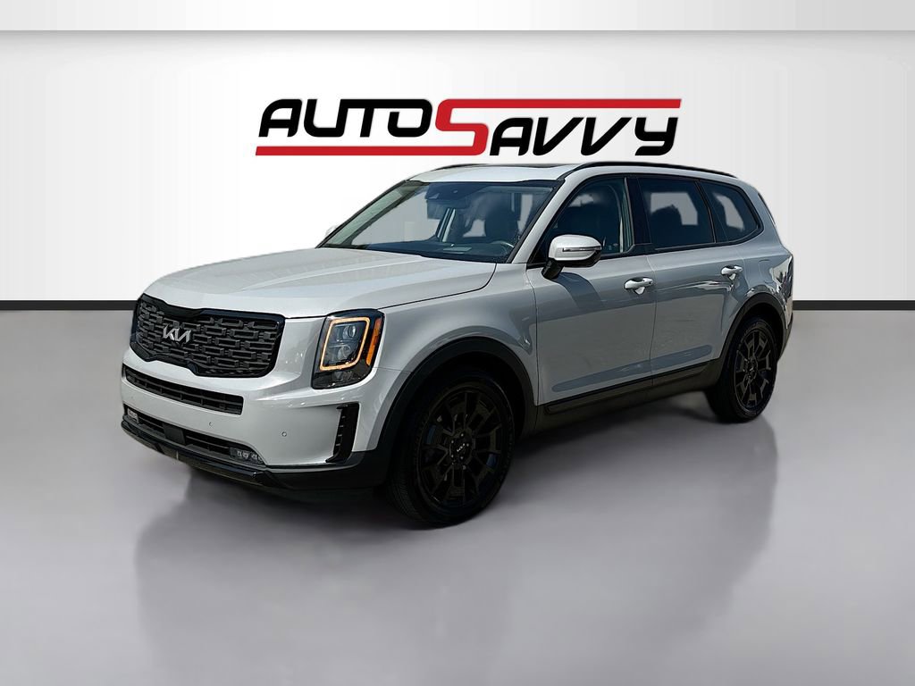 Used 2022 Kia Telluride SX w/ SX Prestige Package image 3