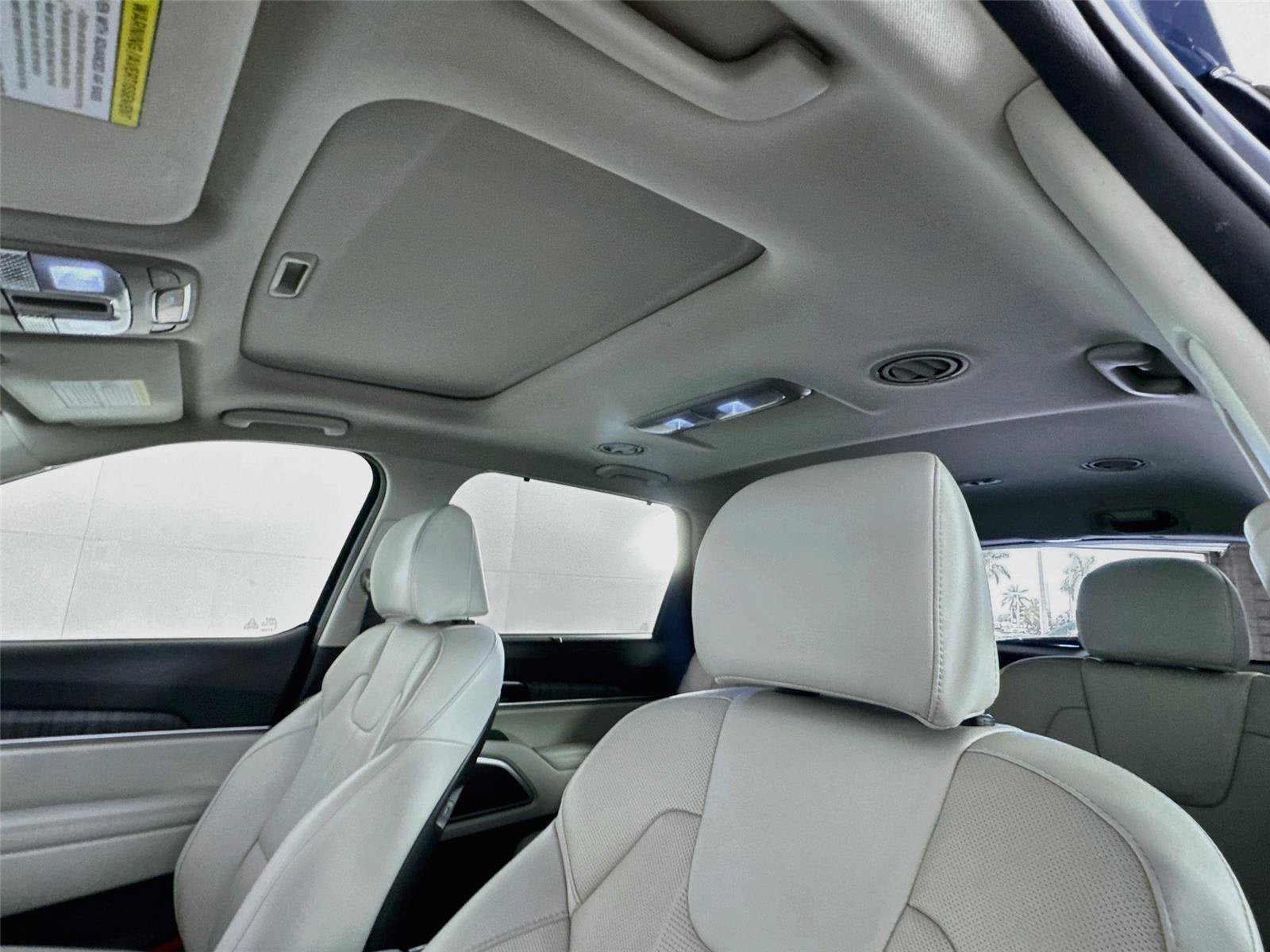 Certified 2023 Kia Telluride EX w/ EX Captain's Chair Package FWD image 14