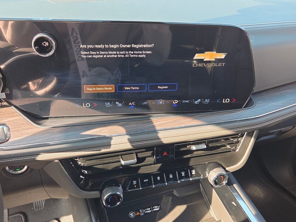 New 2026 Chevrolet Suburban Premier image 18