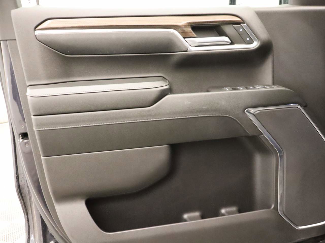 Used 2024 Chevrolet Silverado 1500 LT w/ Protection Package image 17