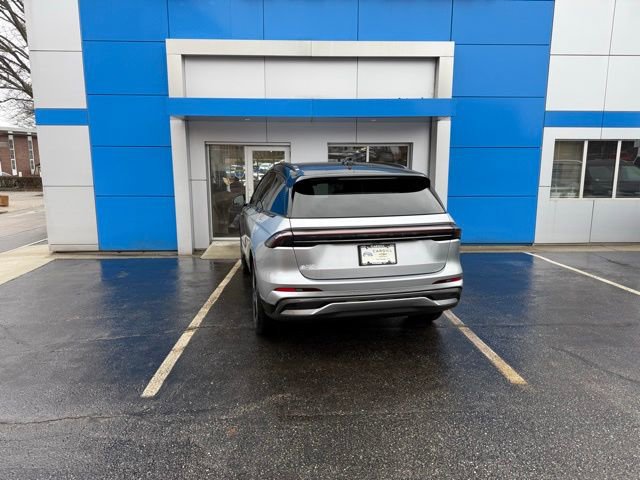 Used 2025 Lincoln Nautilus Reserve w/ Jet Appearance Package image 6