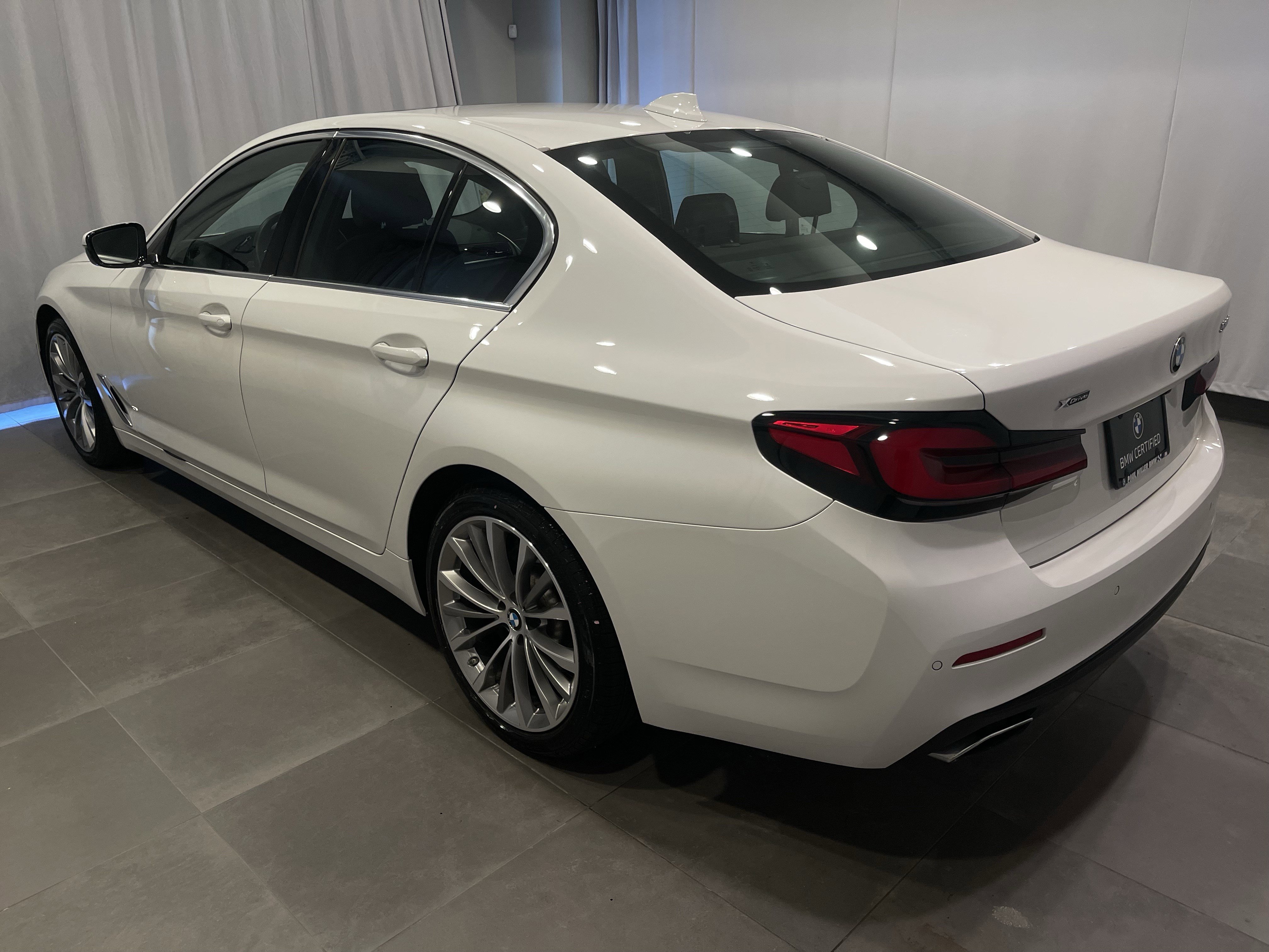 Certified 2023 BMW 530i xDrive w/ Convenience Package image 4