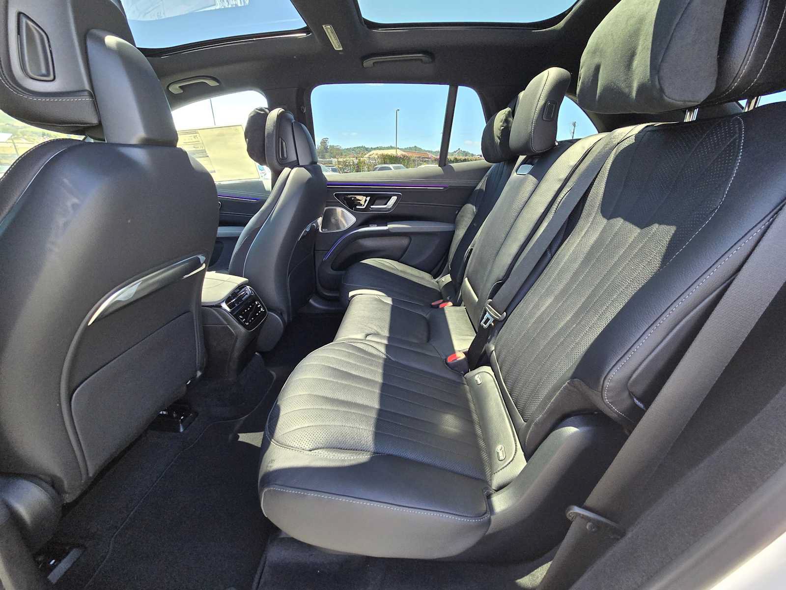 New 2026 Mercedes-Benz EQS 400 4MATIC SUV image 16