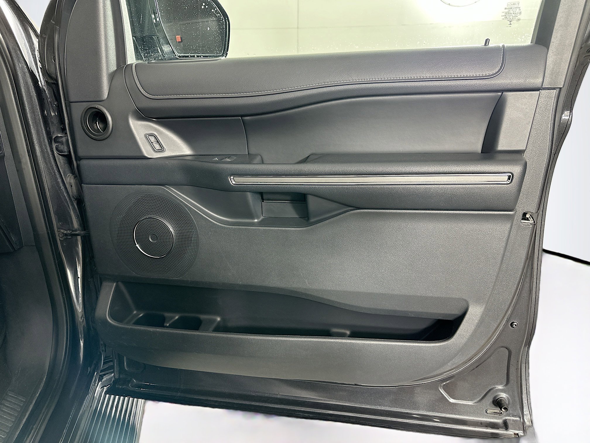 Used 2024 Ford Expedition Max XLT image 34