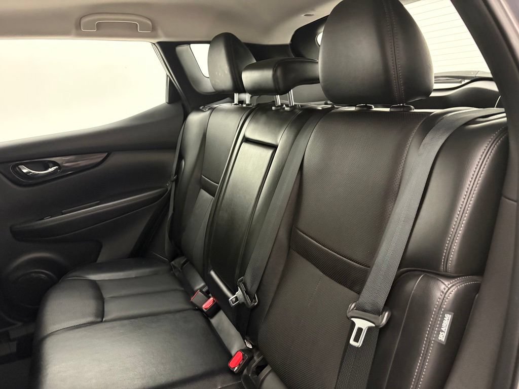 Used 2022 Nissan Rogue Sport SL AWD/4WD image 28