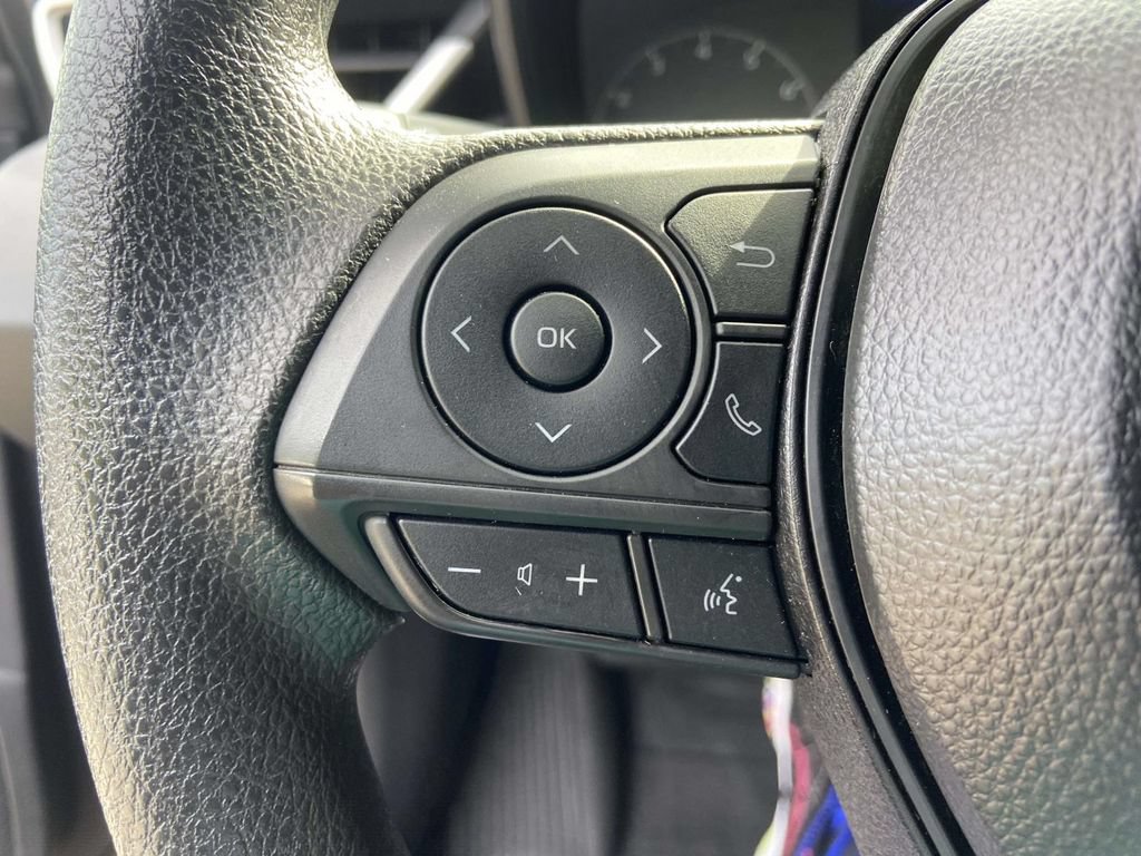 Used 2025 Toyota Corolla LE FWD image 29