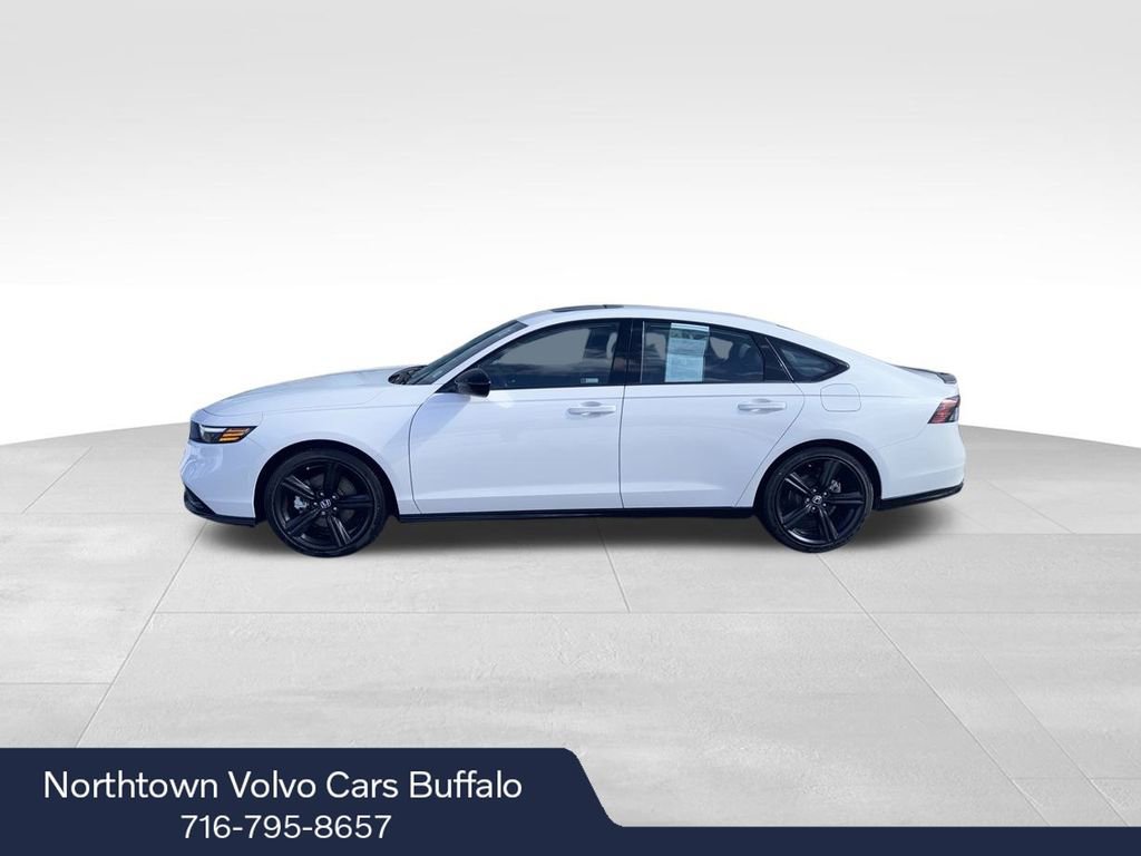 Used 2025 Honda Accord Sport image 2