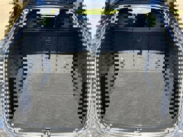 Used 2022 Tesla Model Y Long Range image 30