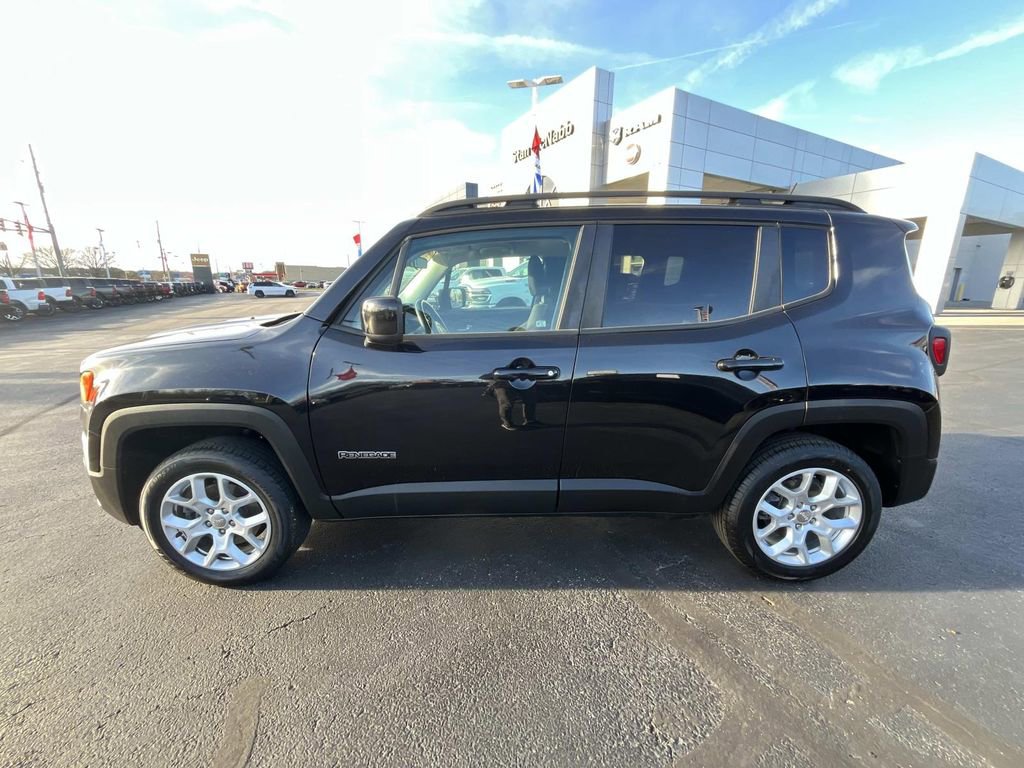 Used 2017 Jeep Renegade Latitude image 4