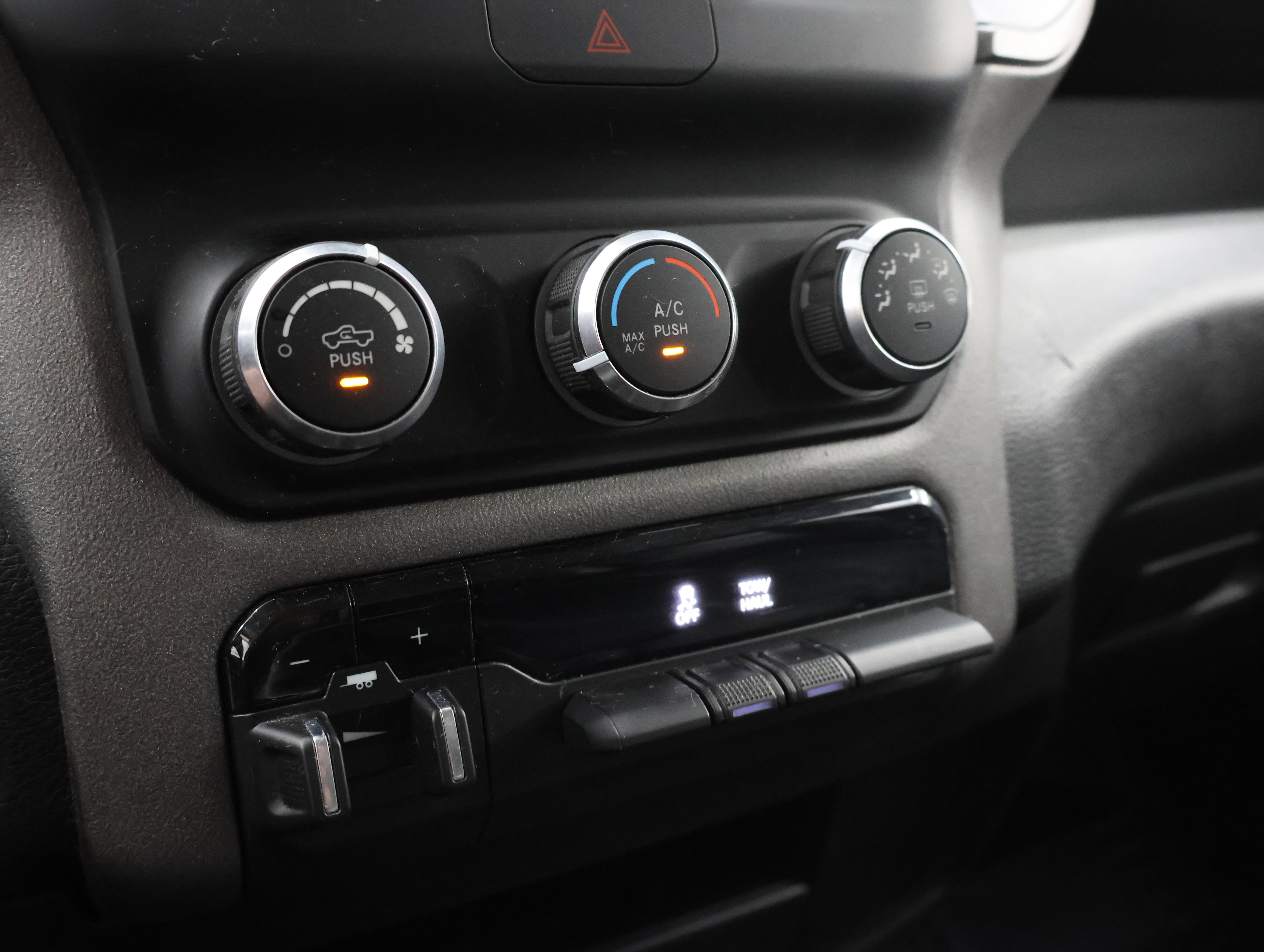 Used 2019 RAM 3500 Tradesman w/ Chrome Appearance Group AWD/4WD image 40