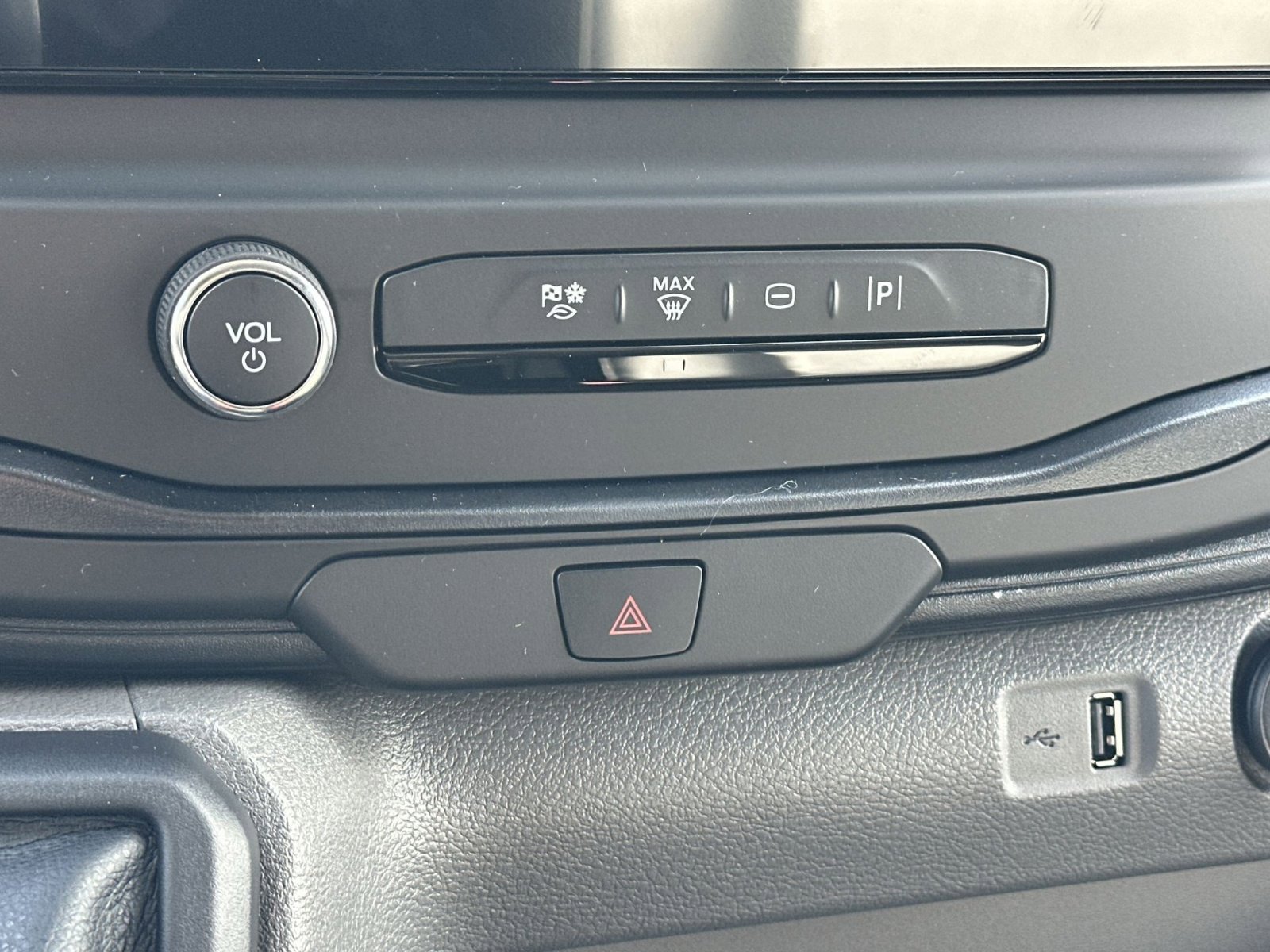 New 2026 Ford Transit 250 148 Medium Roof w/ Load Area Protection Package image 26