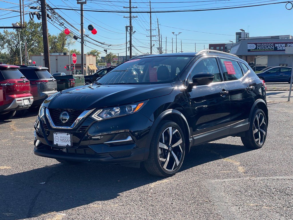 Certified 2022 Nissan Rogue Sport SL AWD/4WD image 1
