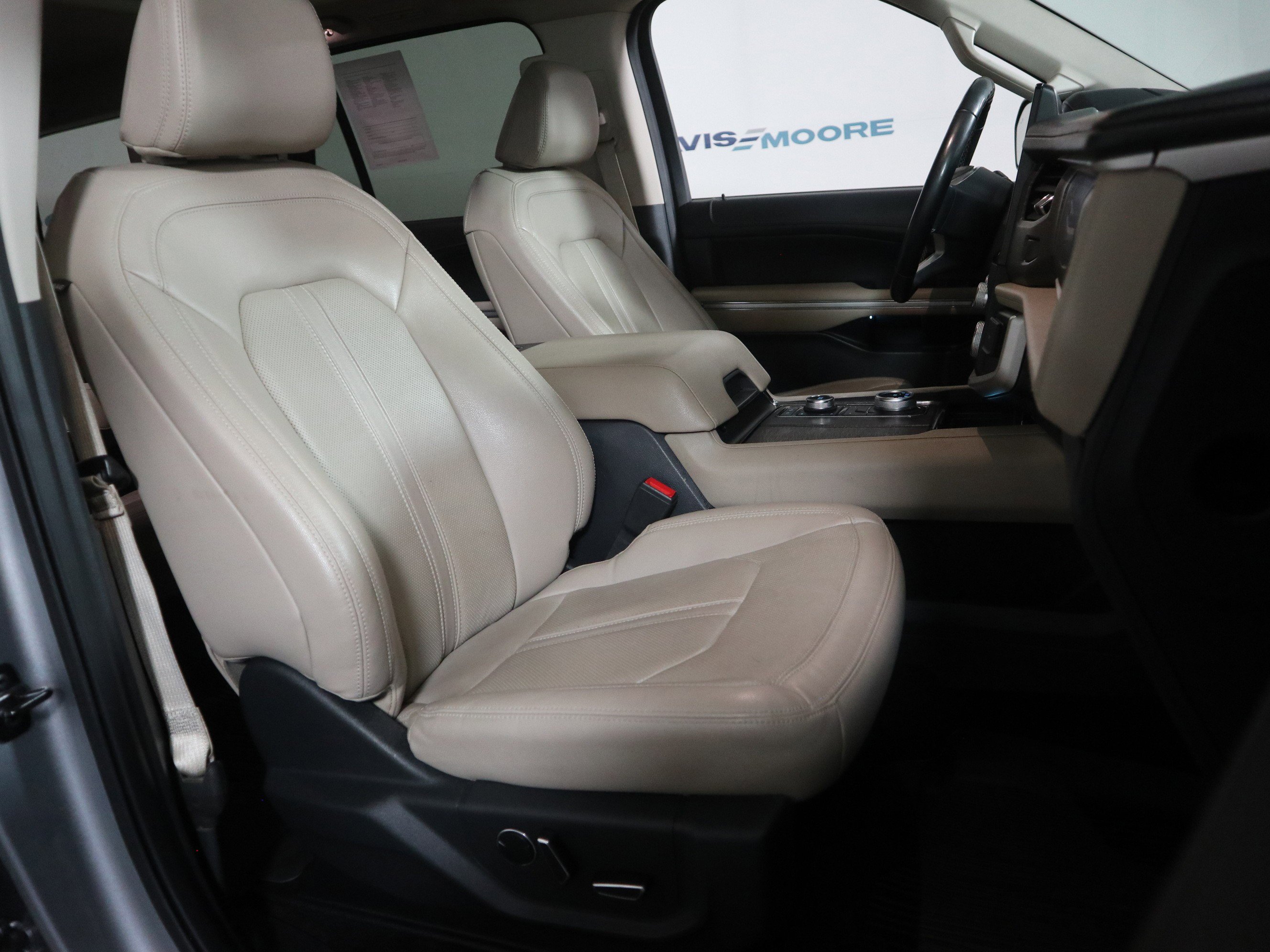 Used 2022 Ford Expedition Limited AWD/4WD image 17