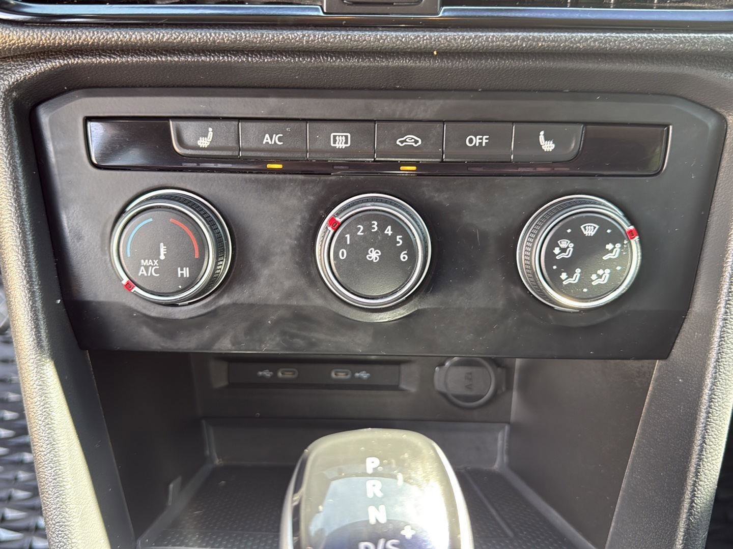 Used 2022 Volkswagen Taos SE image 18