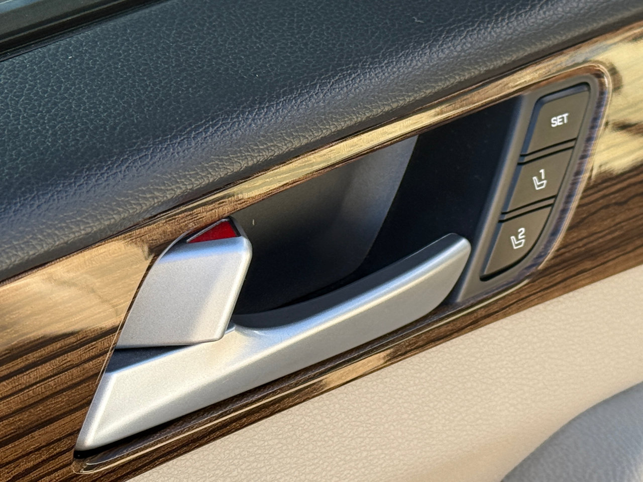 Used 2016 Hyundai Sonata Limited w/ Option Group 04 image 33