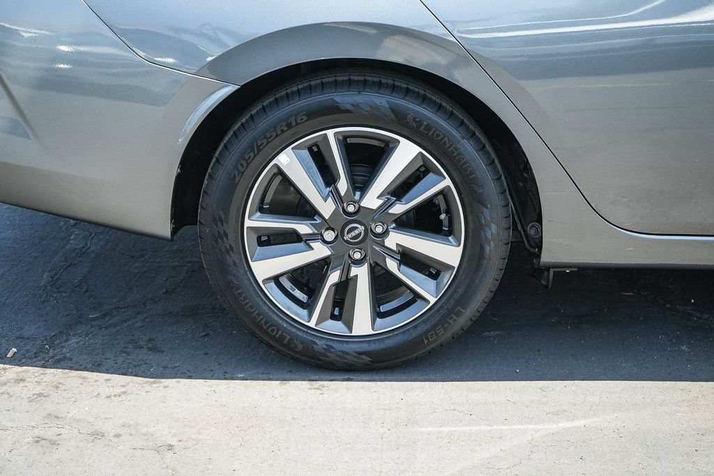 Used 2025 Nissan Versa S w/ S Plus Package FWD image 11