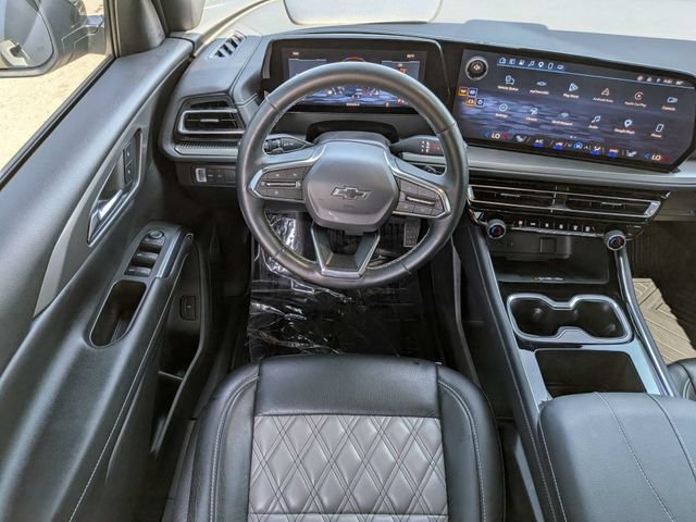 Used 2025 Chevrolet Traverse LT w/ Midnight/Sport Edition FWD image 16
