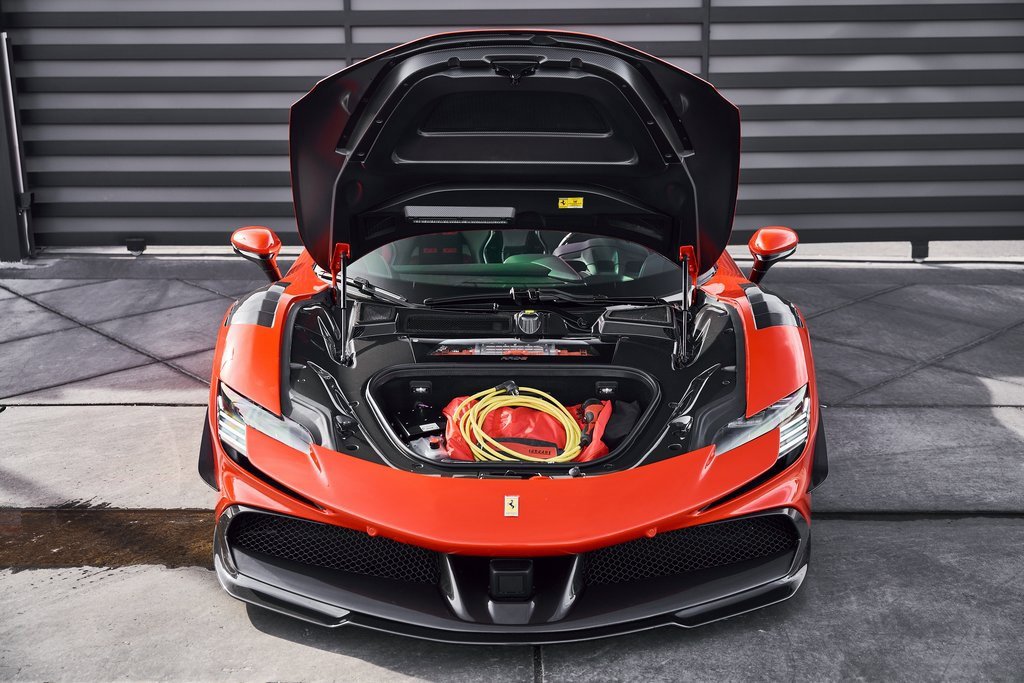Used 2022 Ferrari SF90 Spider image 16