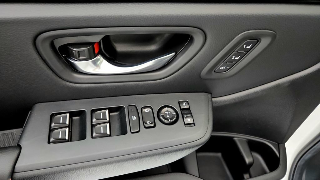 Used 2025 Honda Pilot TrailSport image 24