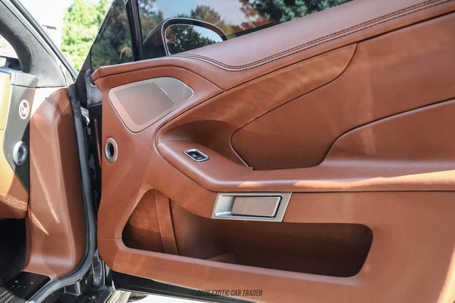 Used 2015 Aston Martin Vanquish Coupe RWD image 29