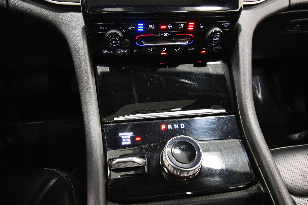 Used 2024 Jeep Grand Cherokee L Limited w/ Luxury Tech Group II AWD/4WD image 26