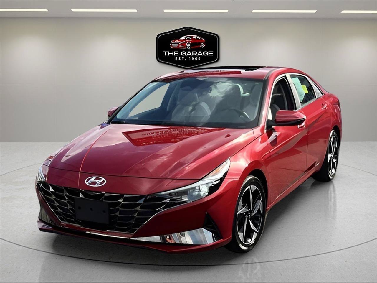 Used 2023 Hyundai Elantra Limited w/ Cargo Package FWD image 2