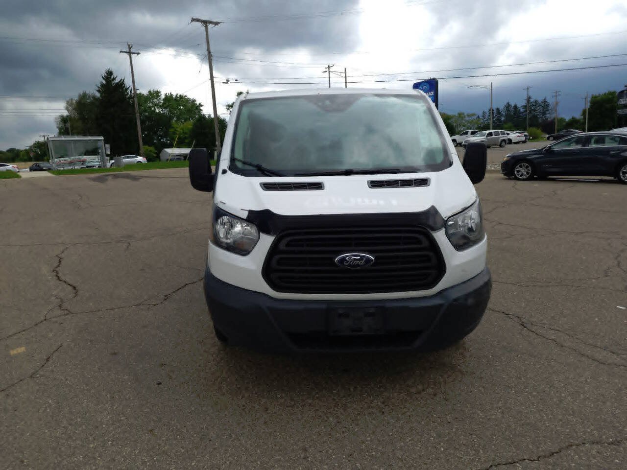 Used 2018 Ford Transit 250 148 Low Roof RWD image 9
