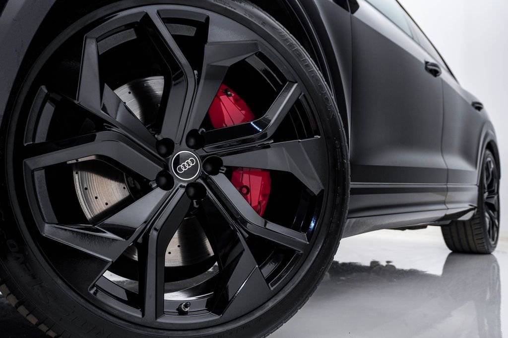 Used 2021 Audi RS Q8 w/ Carbon Optic Package image 5