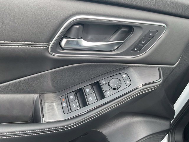 New 2026 Nissan Rogue Platinum AWD/4WD image 12