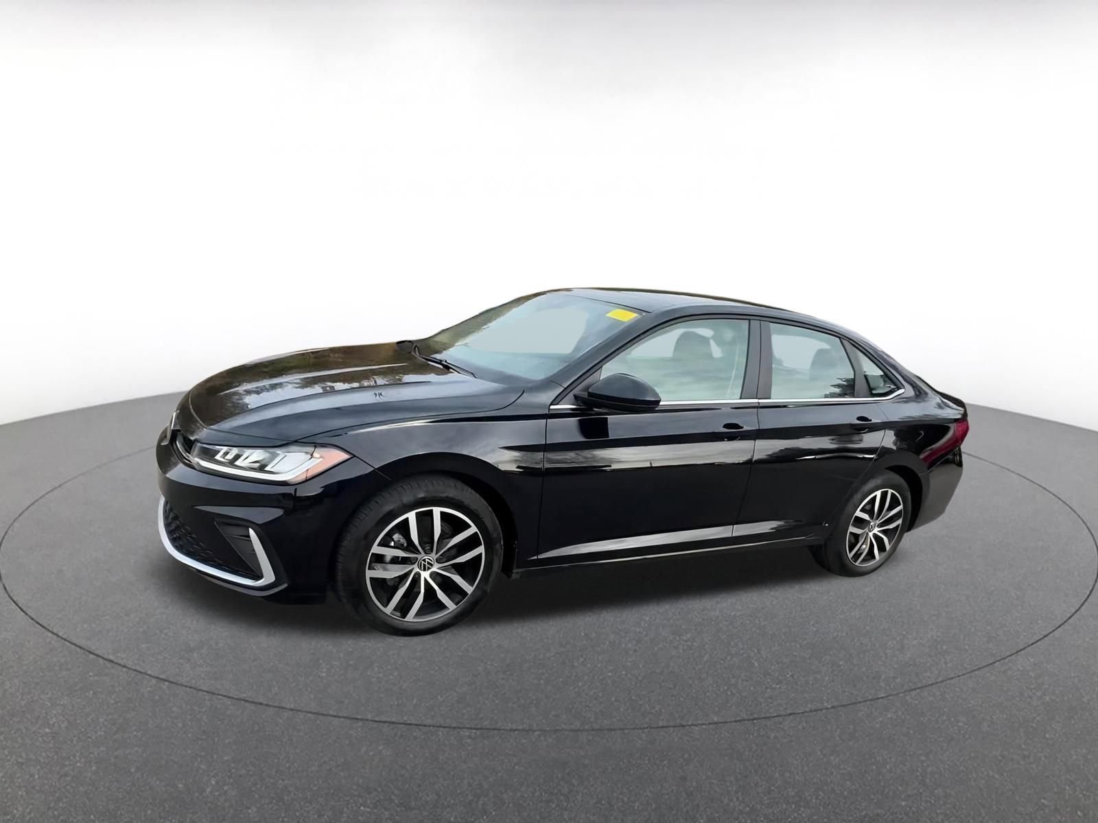 Used 2025 Volkswagen Jetta SE image 9