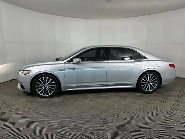 Used 2017 Lincoln Continental Select image 6