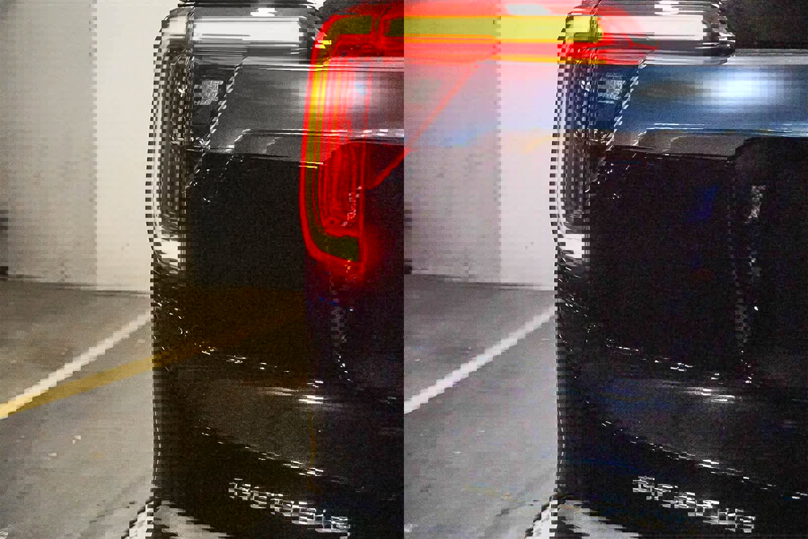 Used 2020 GMC Acadia AT4 image 9