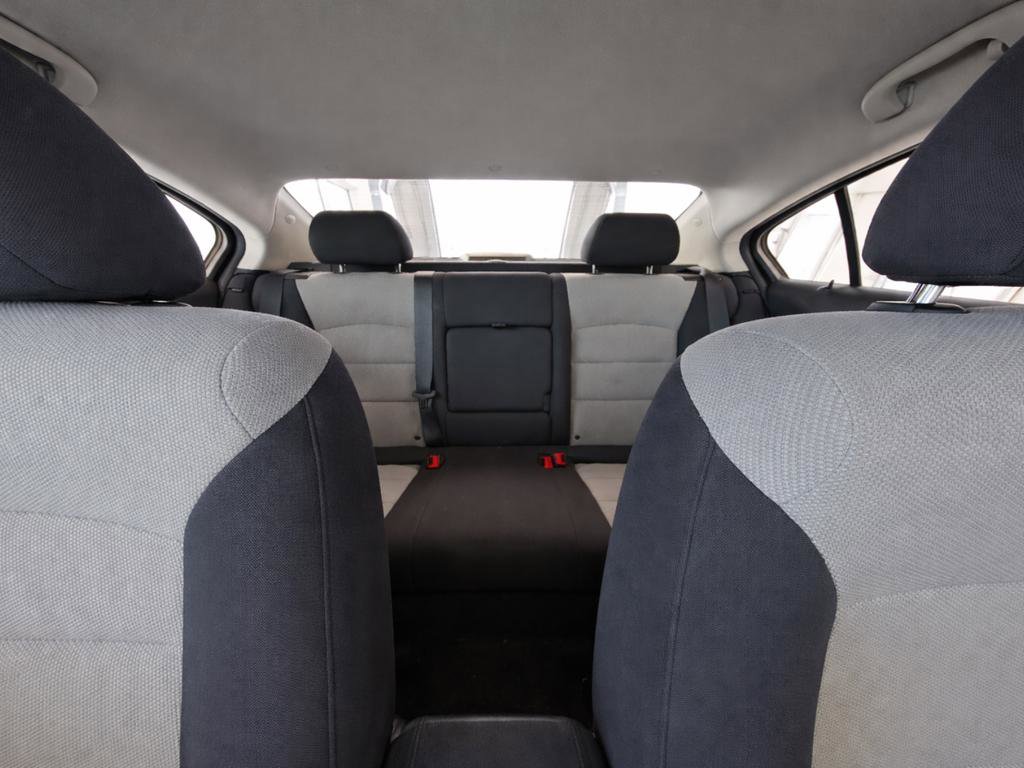 Used 2013 Chevrolet Cruze LS FWD image 14