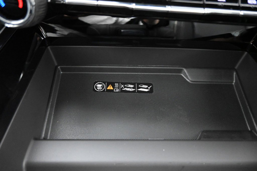 New 2026 Chevrolet Suburban Premier image 34