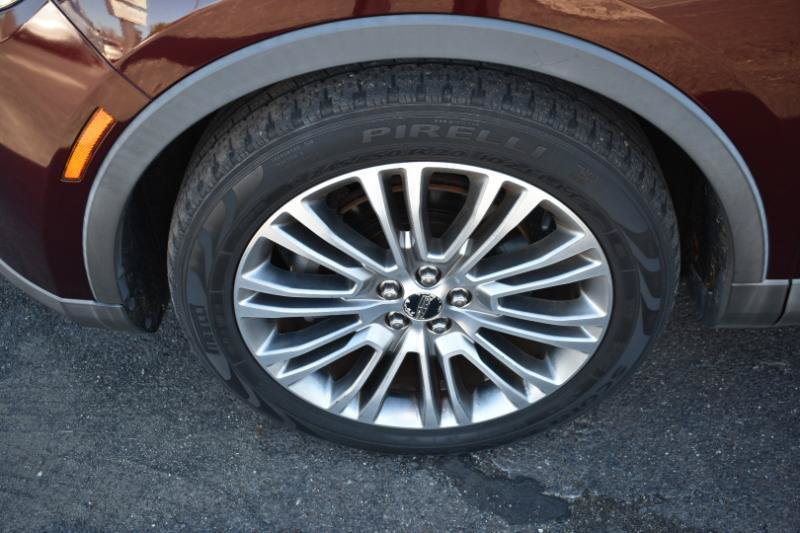 Used 2017 Lincoln MKX Reserve w/ Cargo Accessories Package FWD image 24