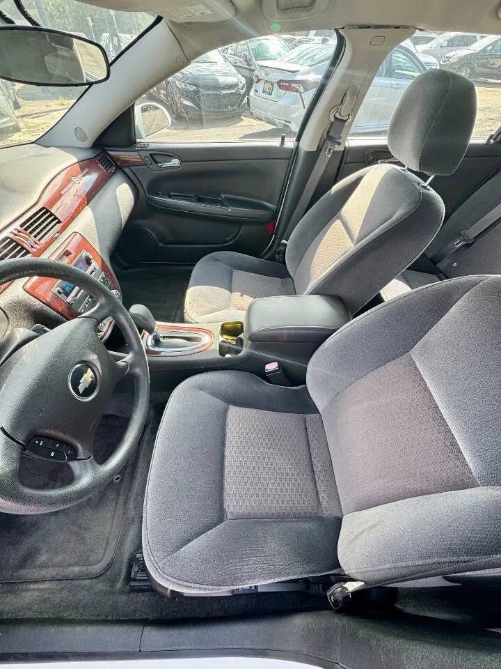 Used 2010 Chevrolet Impala LS image 10