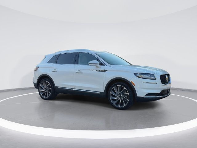 Used 2023 Lincoln Nautilus Reserve w/ Equipment Group 201A FWD image 9