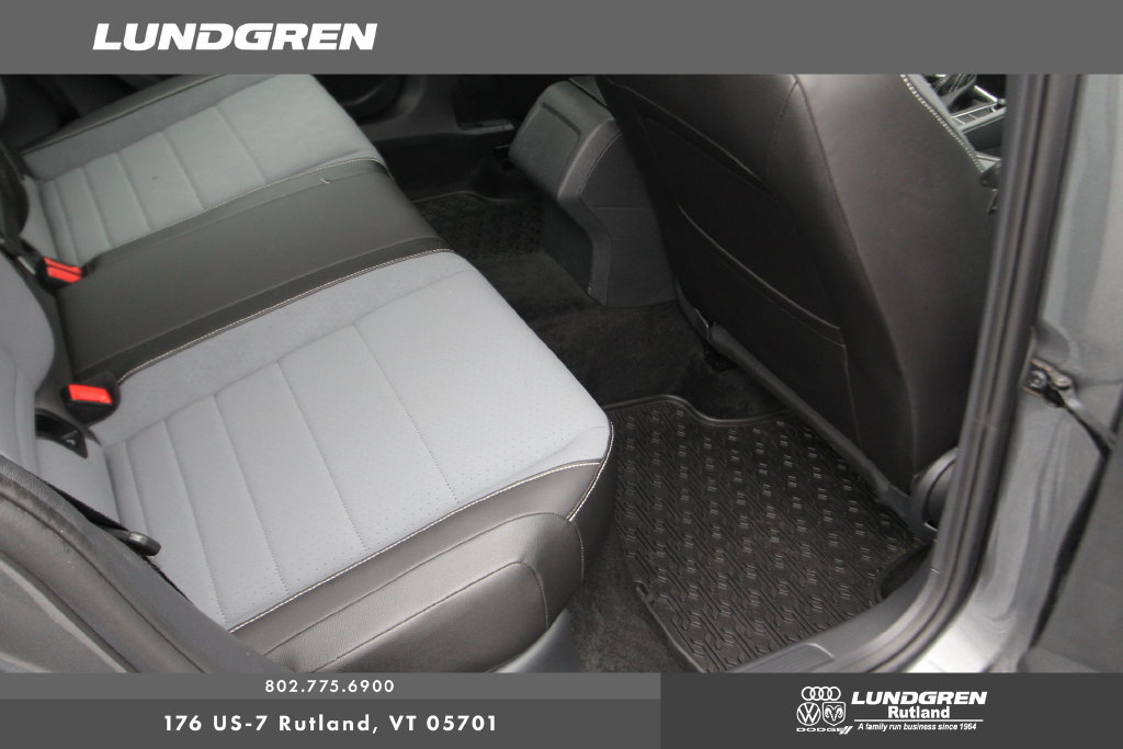 Used 2025 Volkswagen Jetta SE FWD image 21