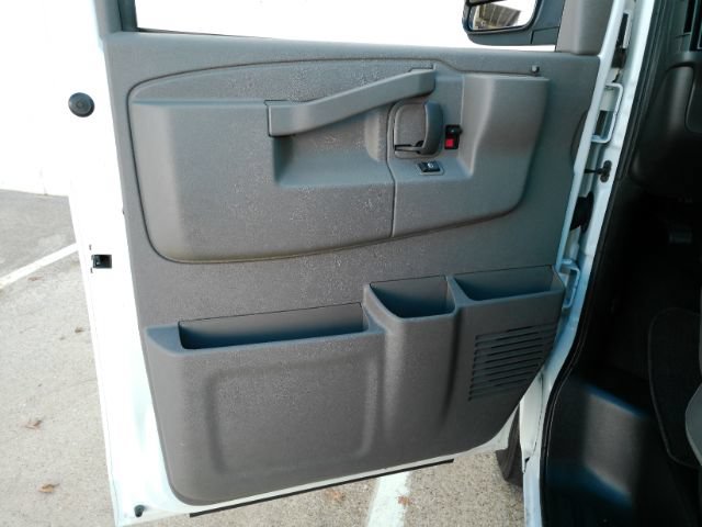 Used 2025 Chevrolet Express 3500 LT w/ LT Preferred Equipment Group RWD image 14