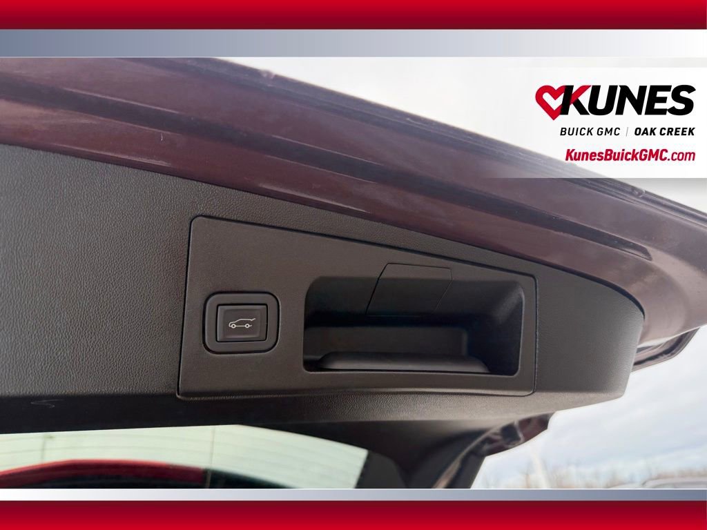 Used 2023 Cadillac XT5 Premium Luxury image 9