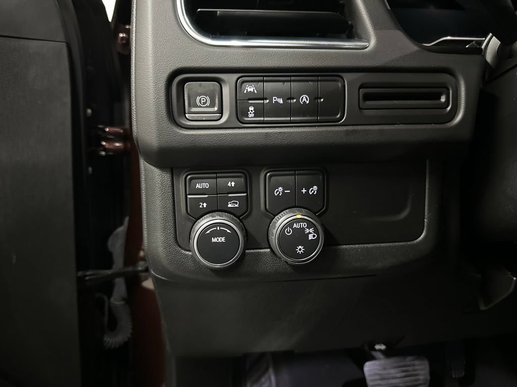 Used 2023 Chevrolet Tahoe LT AWD/4WD image 36