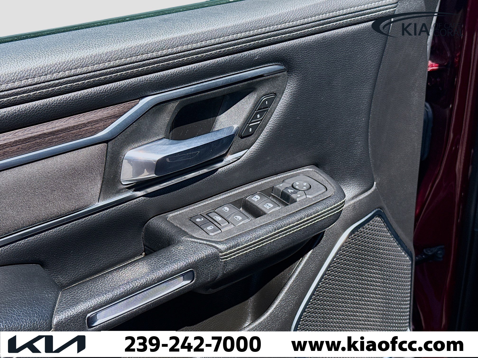 Used 2025 RAM 1500 Laramie image 21