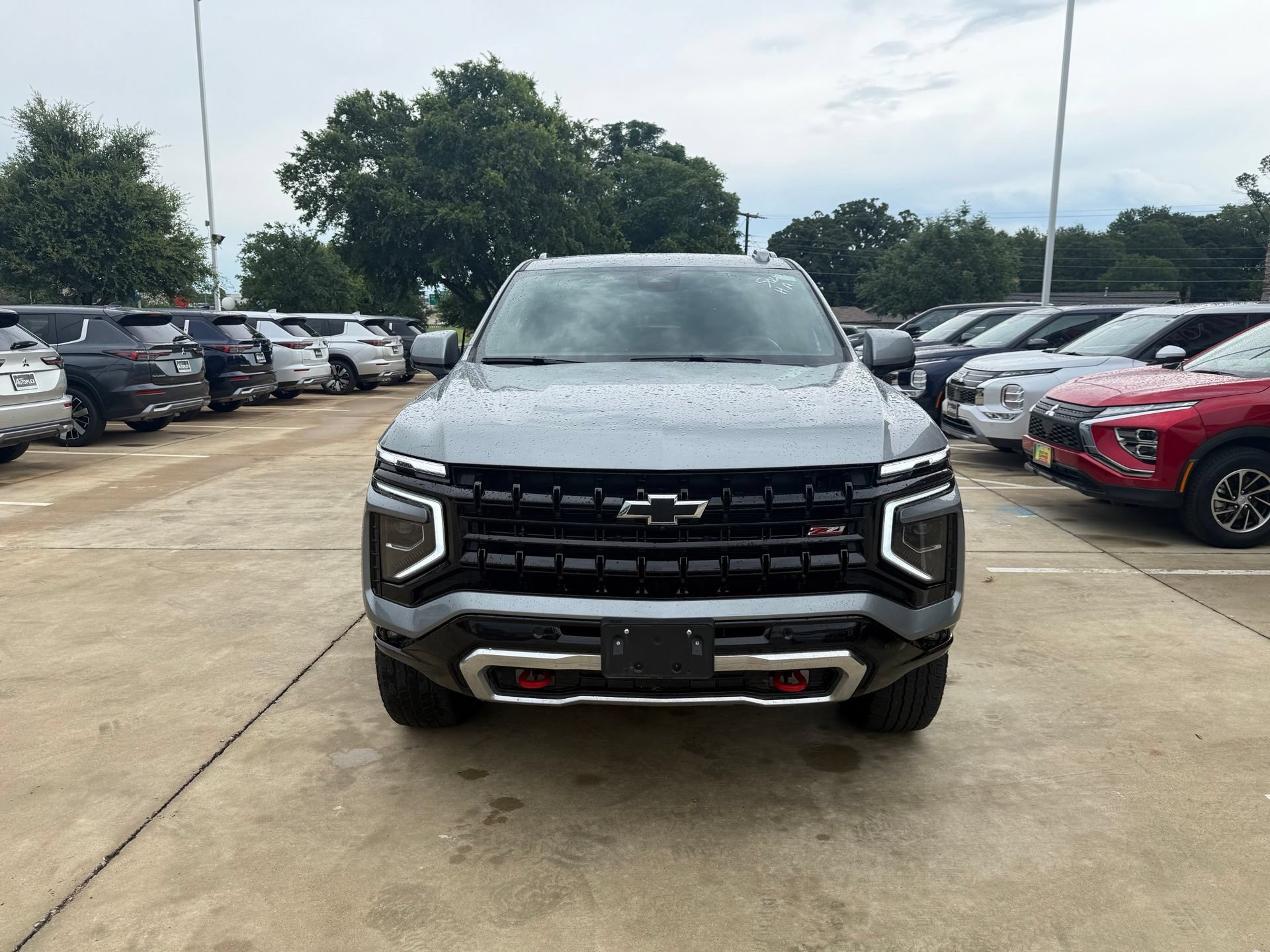Used 2025 Chevrolet Tahoe Z71 AWD/4WD image 2